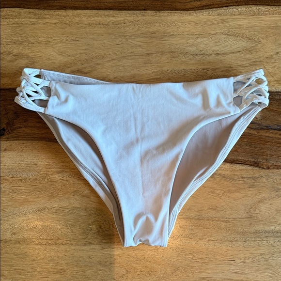 Lululemon White Lattice Weave Bikini Bottom - Picture 1 of 5
